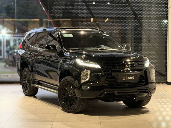 MITSUBISHI PAJERO SPORT 2.4 16V MIVEC TURBO DIESEL LEGEND BLACK AWD AUTOMÁTICO